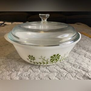 Vintage Glasbake 2 qt. casserole dish with cover, olive green daisy design